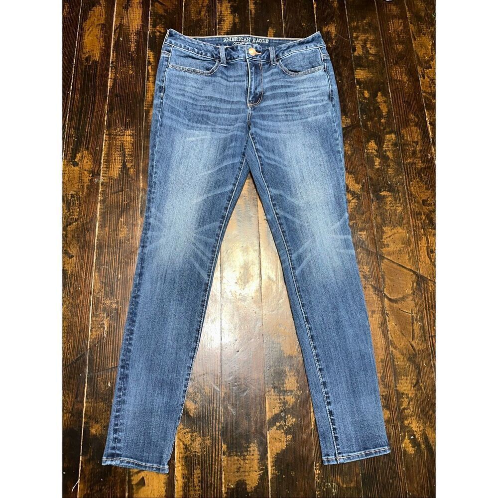 American Eagle 8 distressed stretch normcore jeggings